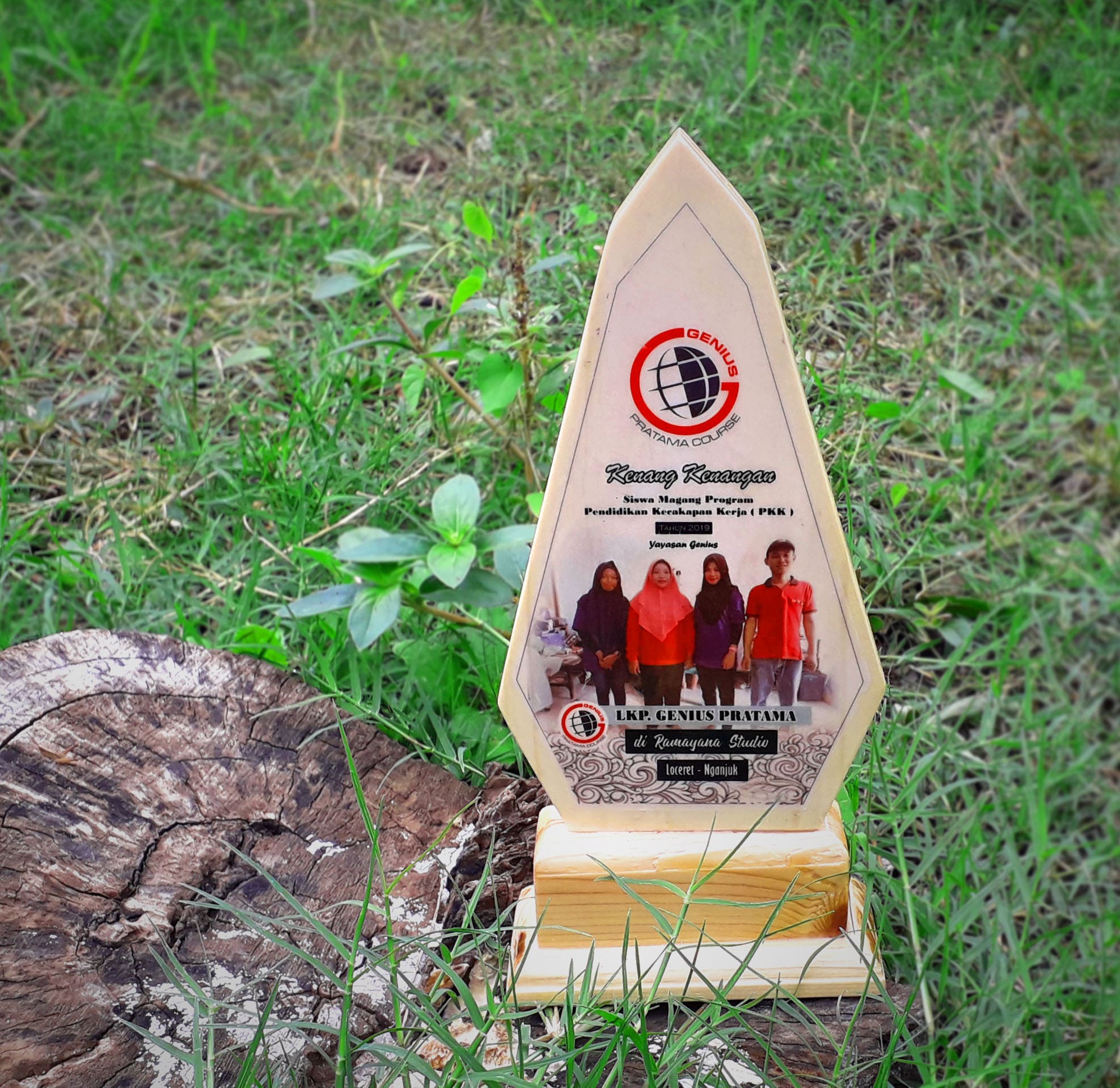 PLAKAT KAYU 1 LAYER